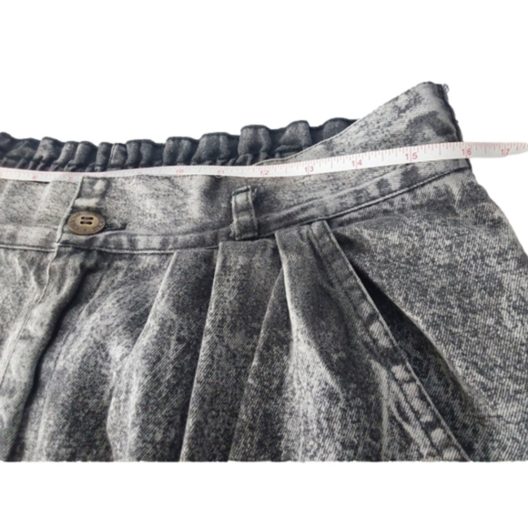 Cherokee Vintage Black Acid Wash Mom Jeans - Picture 11 of 14